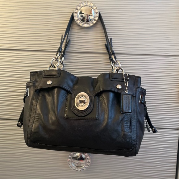 Coach Black Leather Vintage Shoulder Bag with Silver Accents . - Picture 4 of 16